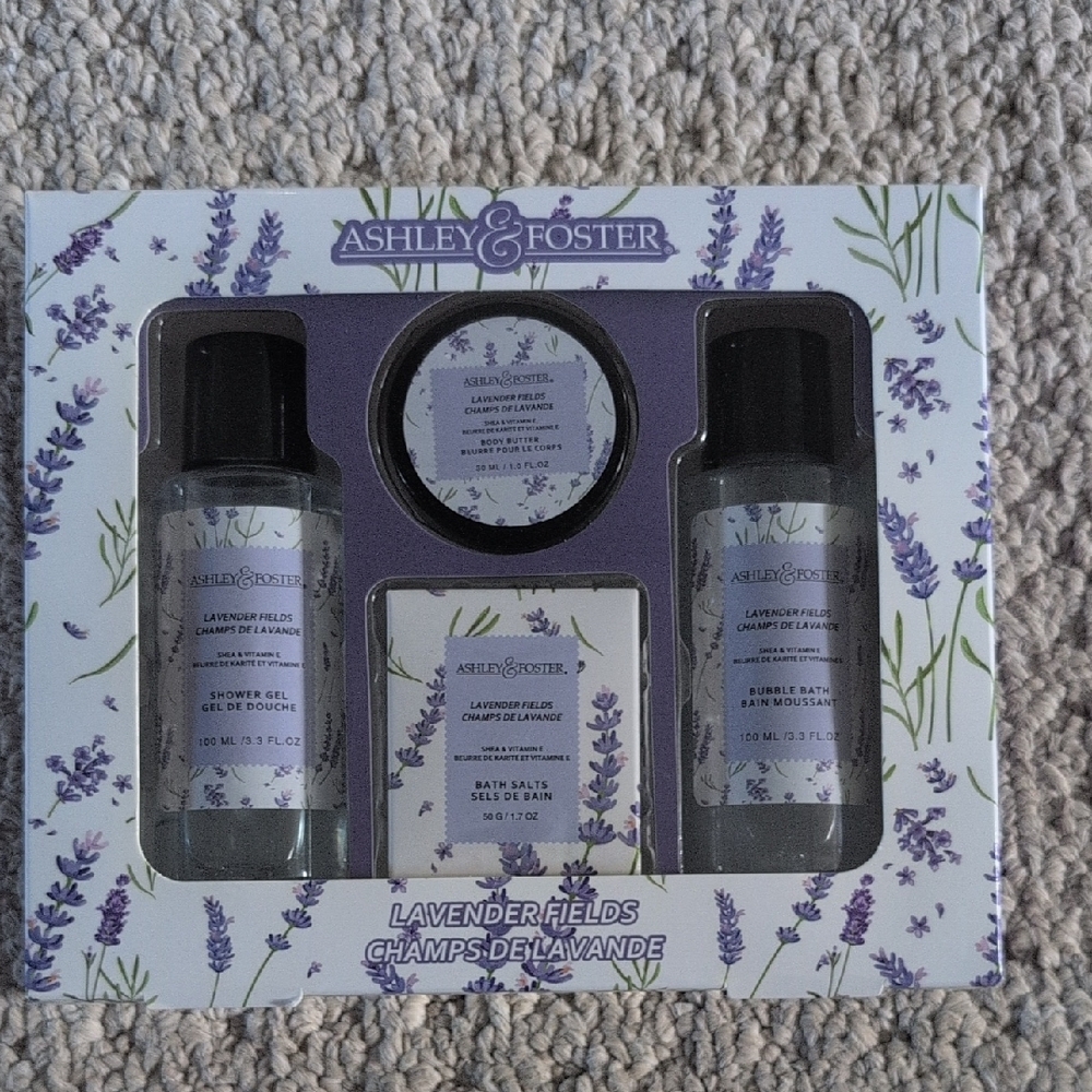 NWT Ashley & Foster Lavender Fields Bath Set